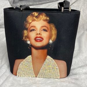 Beautiful hand bag 😍😍